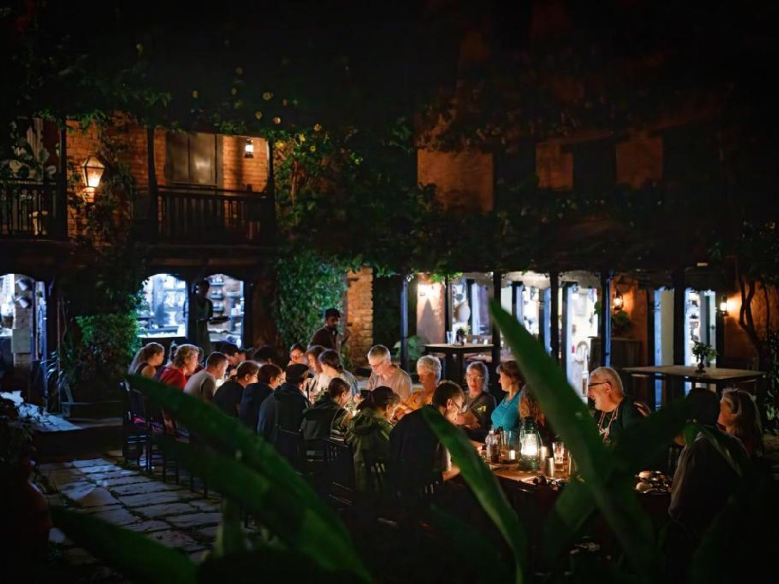 rondreis nepal, nuwakot, the famous farm, dineren in de avond