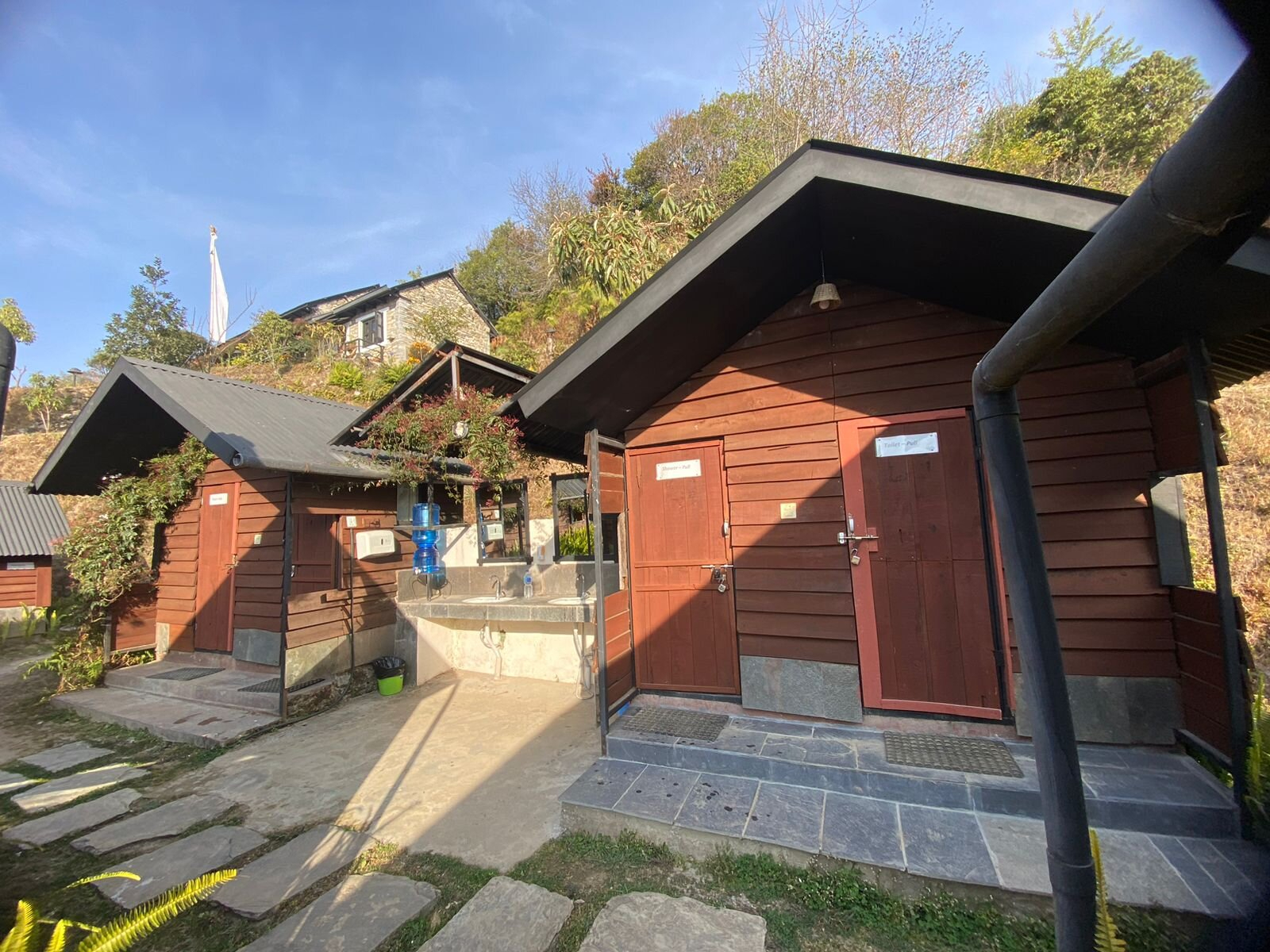 rondreis nepal, shivapuri, prakriti resort, buiten accommodaties