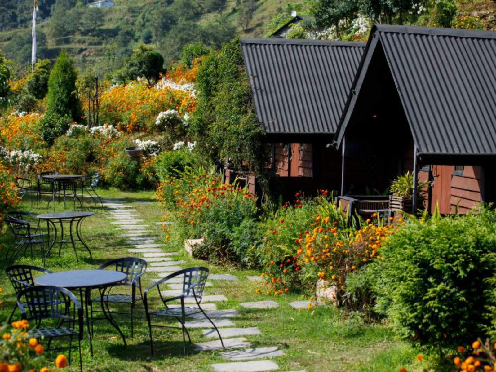 rondreis nepal, shivapuri, prakriti resort, tuin