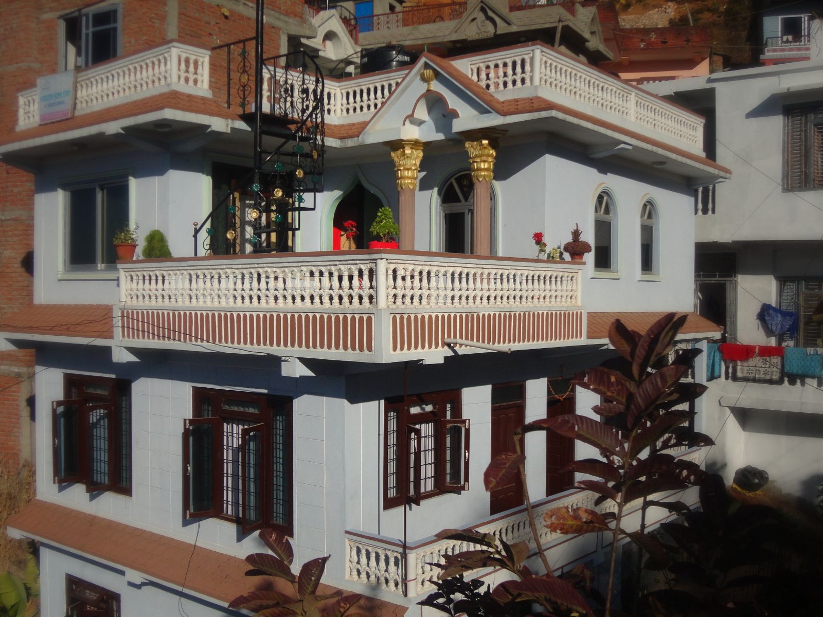 rondreis nepal, tansen, horizon home stay, buitenaanzicht homestay