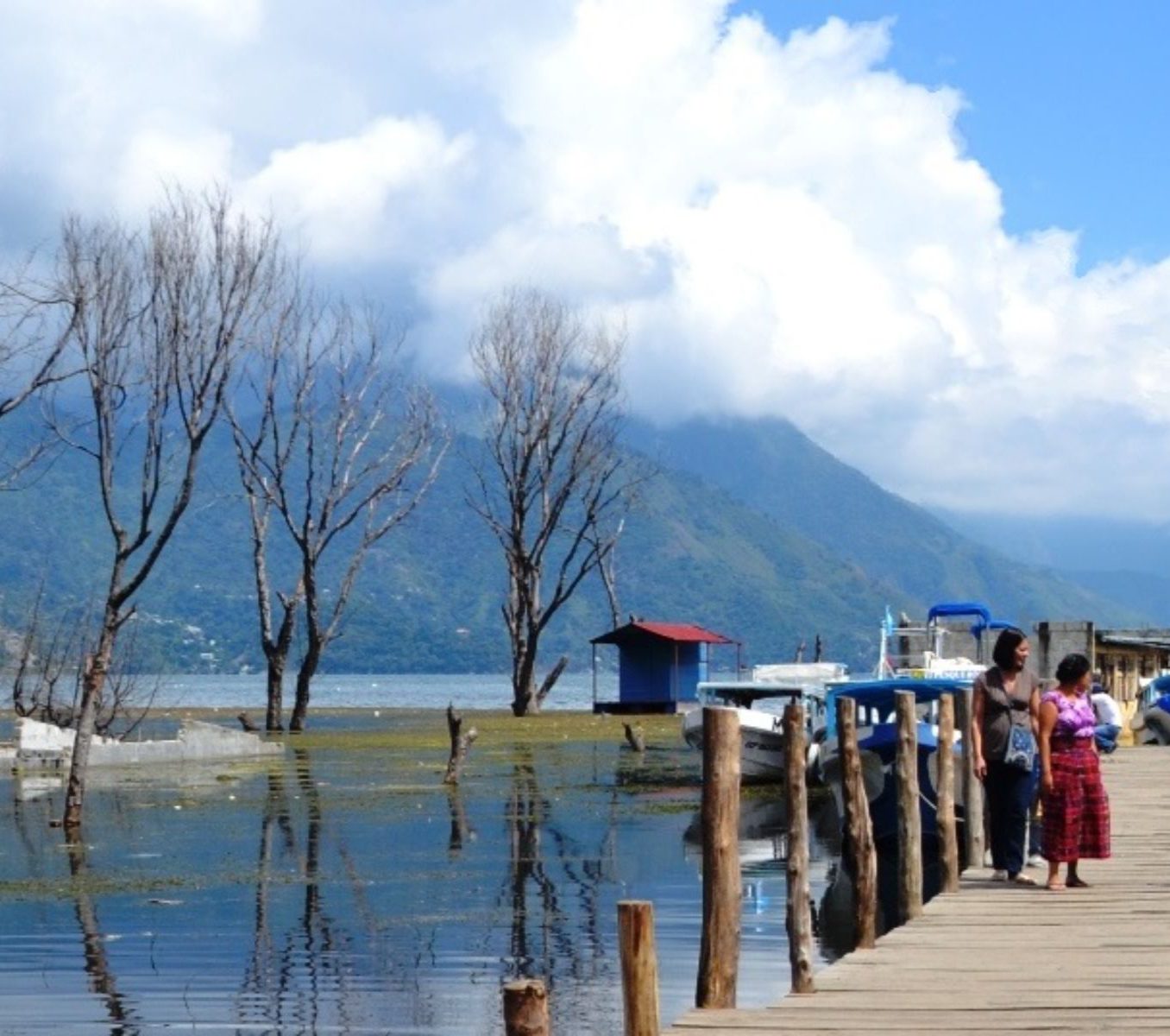 Guatemala excursie, Panajachel, excursie meer van Atitlán, steiger aan het meer