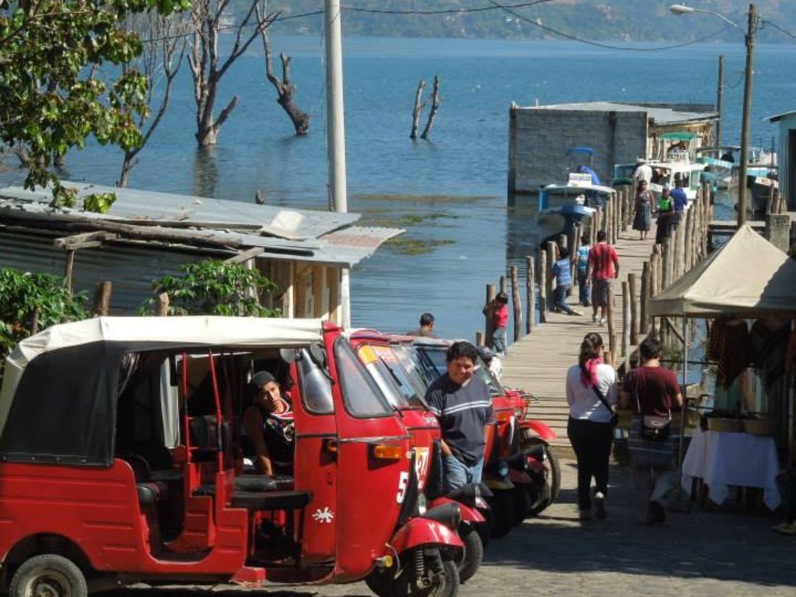 Guatemala excursie, Panajachel, excursie meer van Atitlán, steiger
