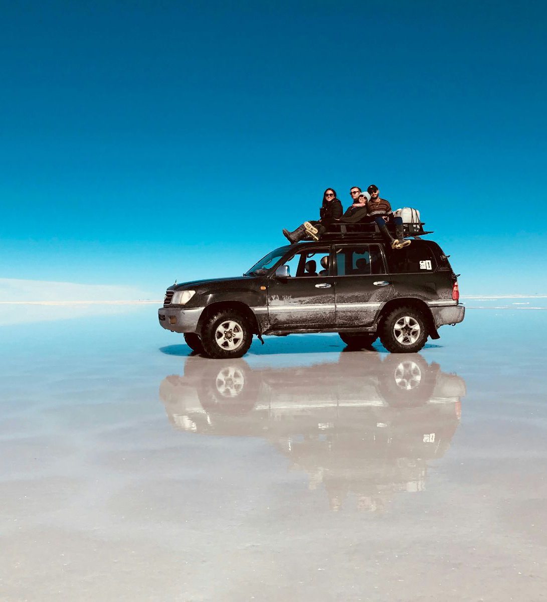 Rondreis Botswana, Maun, excursie Makgadikgadi Salt Pan Drive, auto in het zout