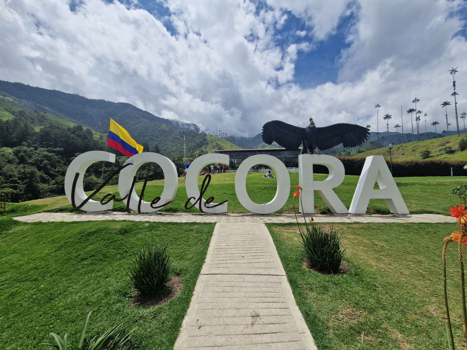 Rondreis Colombia, Salento, excursie hiken door Valle de Cocora en het Mistige Woud, Valle de Cocora bord