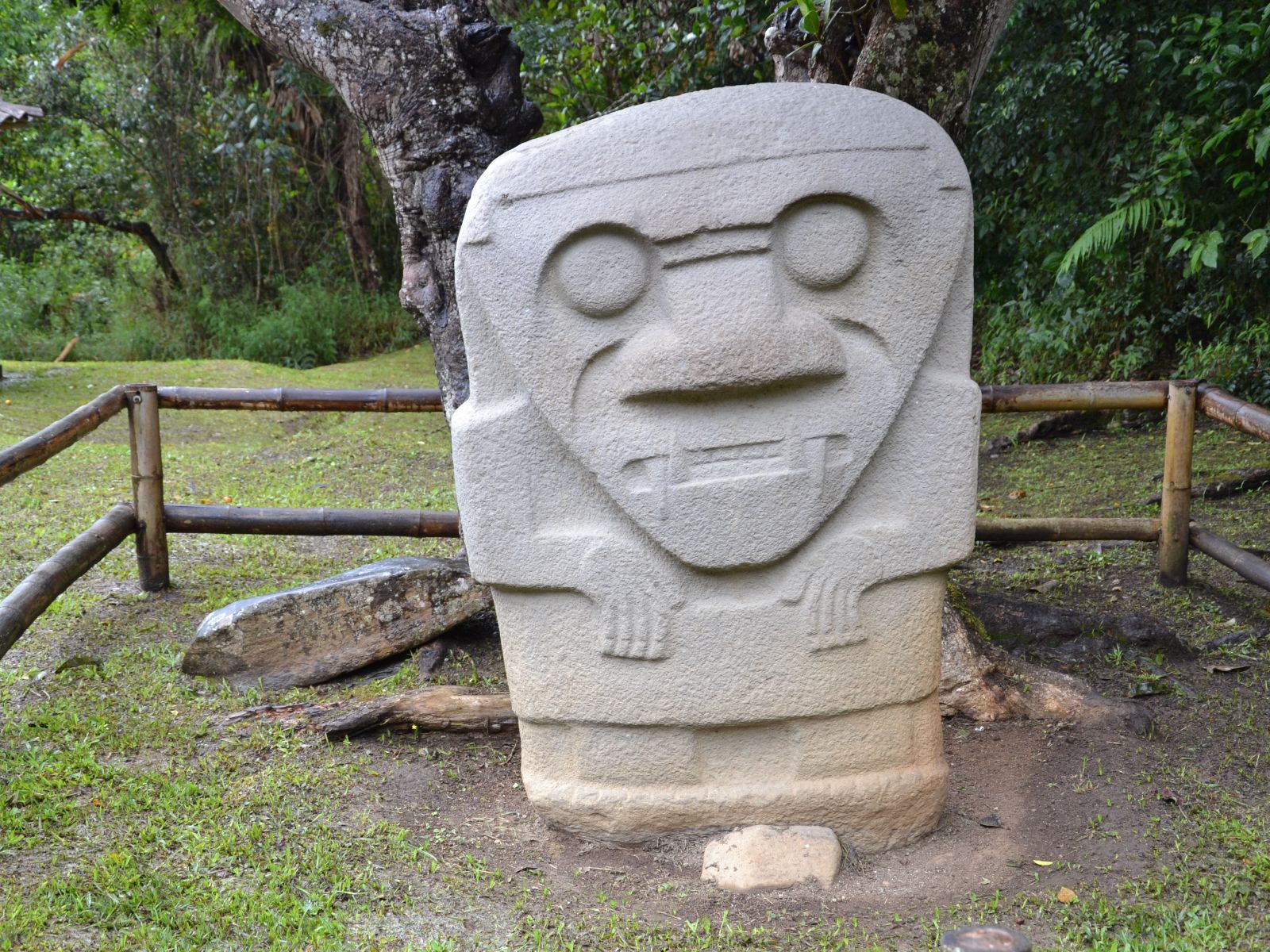 Rondreis Colombia, San Agustin, excursie de mysteries van San Agustin, mystiek beeld