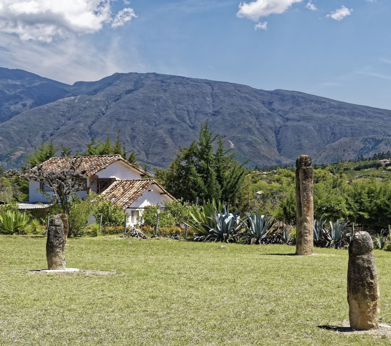 Rondreis Colombia, Villa de Leyva, excursie fietstour rond Villa de Leyva, groene omgeving met bergen