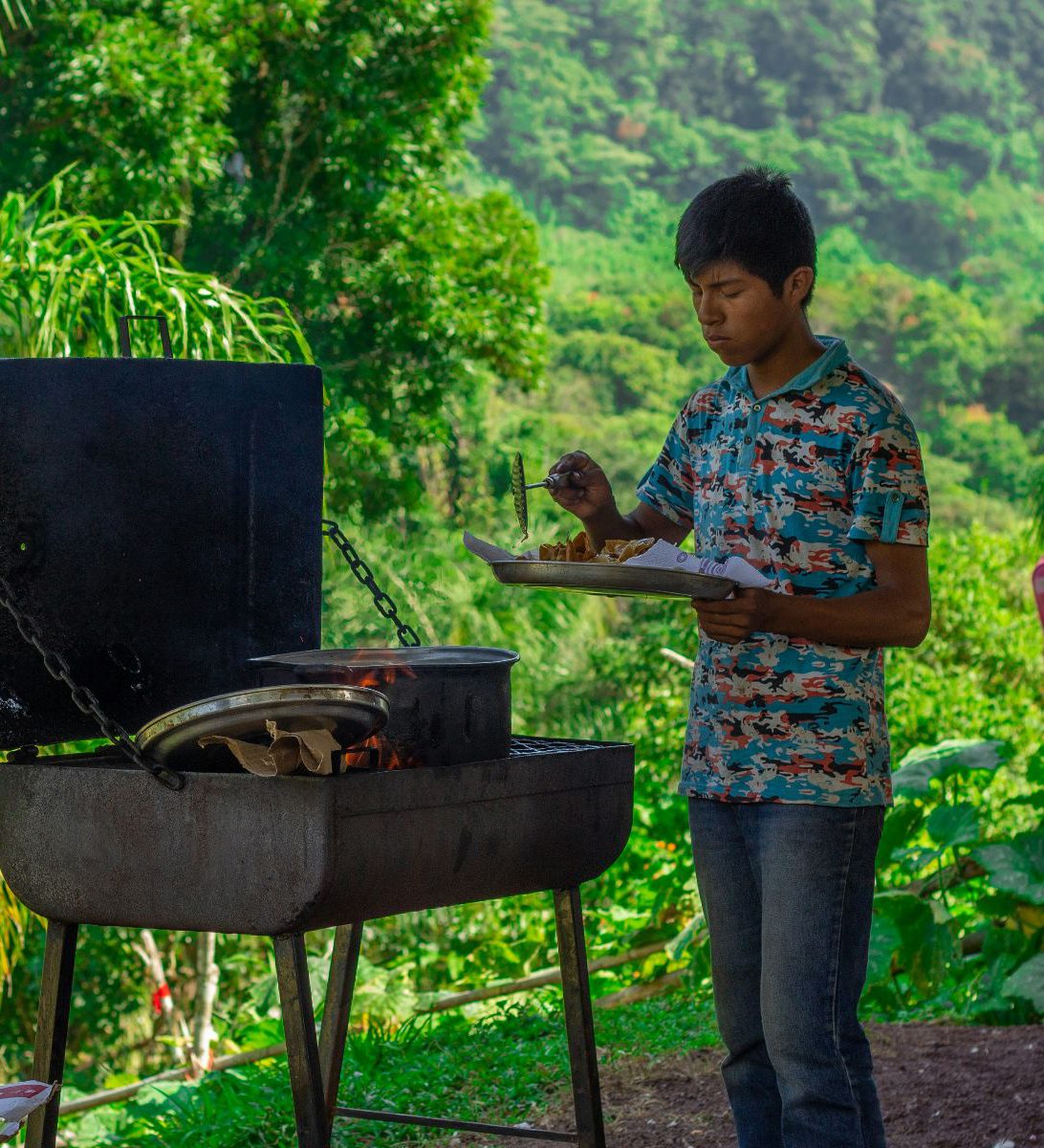 Rondreis Costa Rica, Cahuita, excursie Caribbean Cooking Tour, bbq
