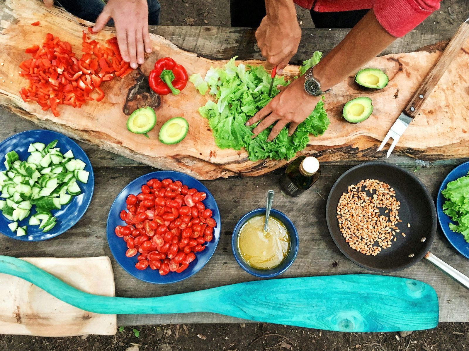 Rondreis Costa Rica, Cahuita, excursie Caribbean Cooking Tour, eten voorbereiden