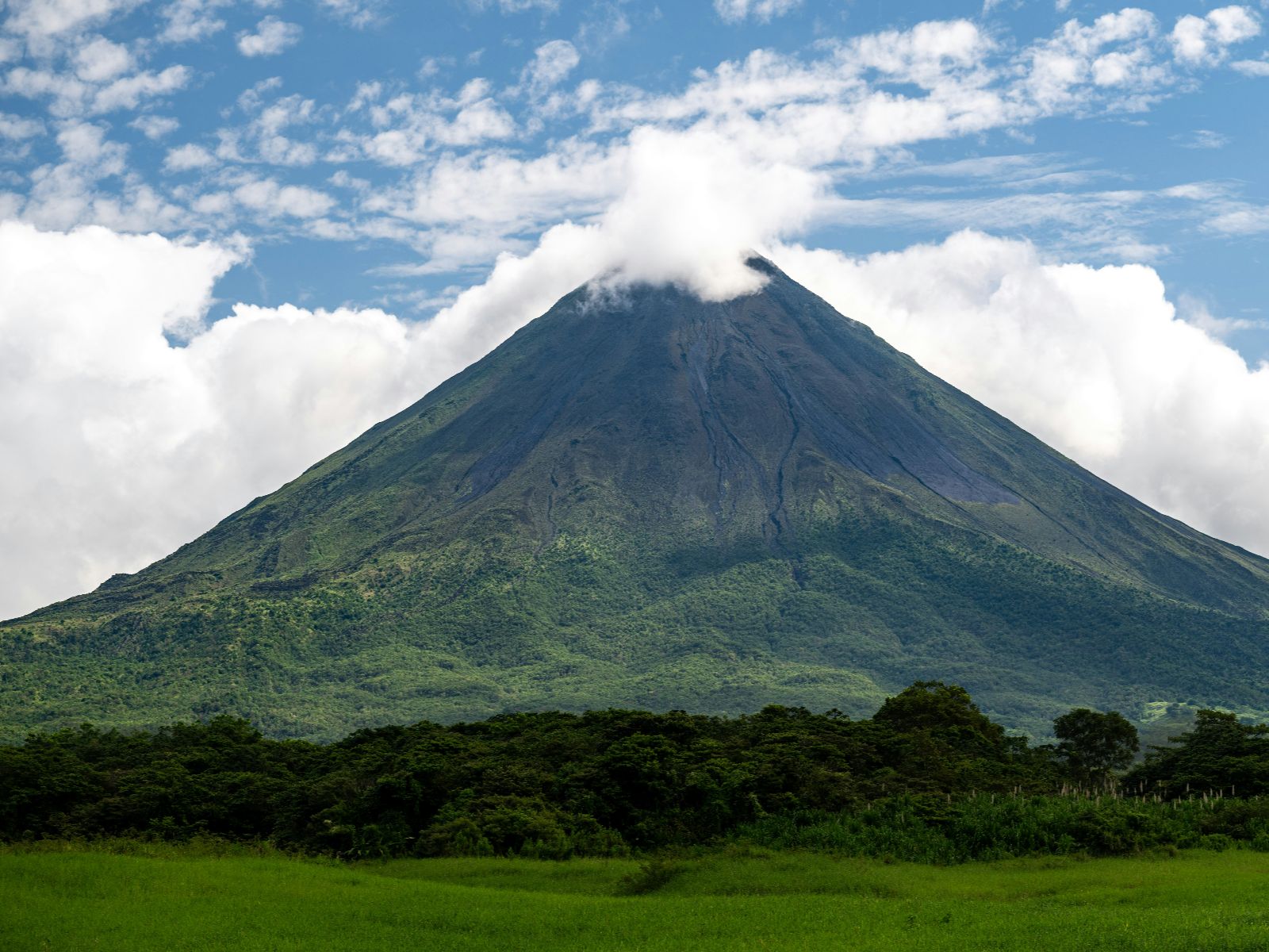 Rondreis Costa Rica, La Fortuna, excursie Mountainbiken van Arenal naar El Castillo, vulkaan