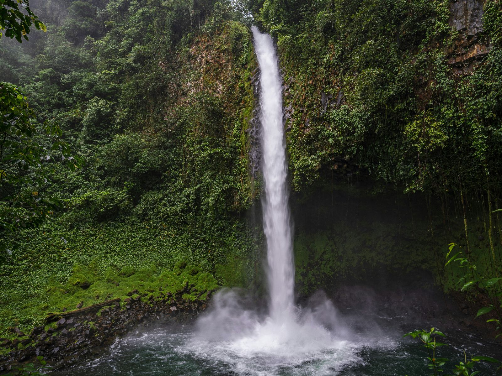 Rondreis Costa Rica, La Fortuna, excursie Te paard naar de waterval van La Fortuna, Waterval van dichterbij