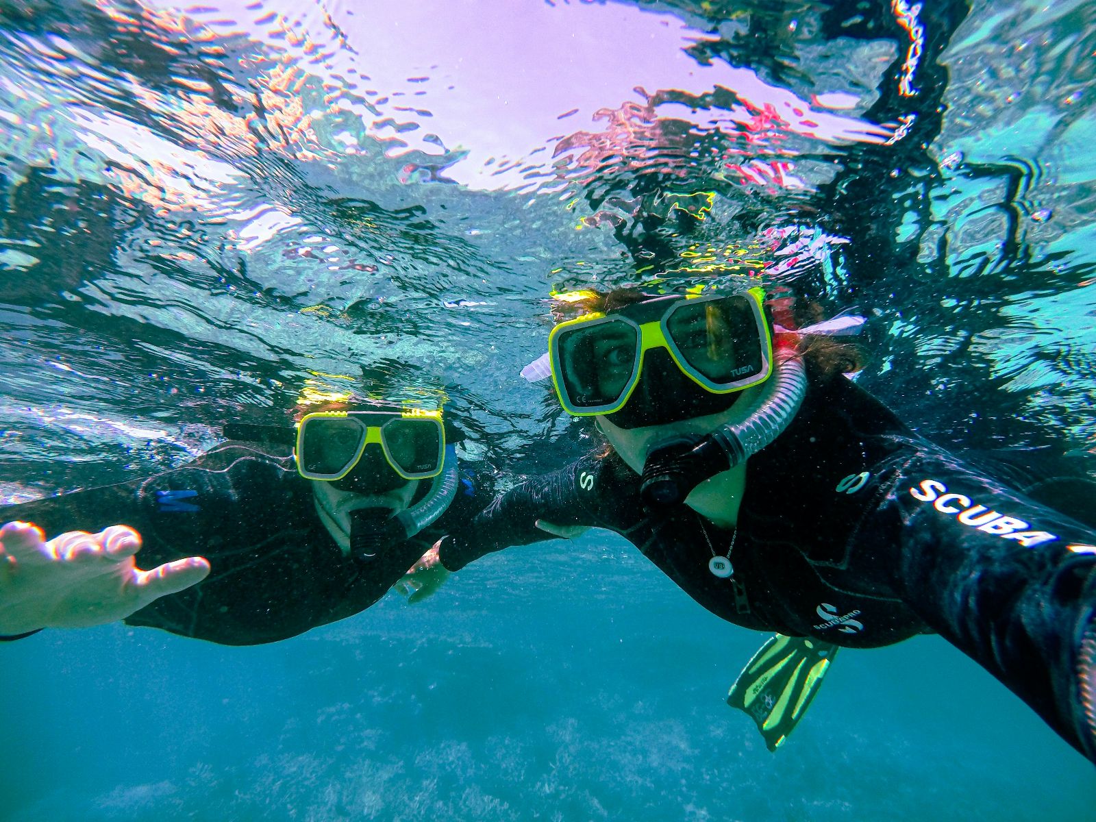 Rondreis Costa Rica, Sámara, excursie Zeekayakken en Snorkelen bij Isla Chora, duikers onder water