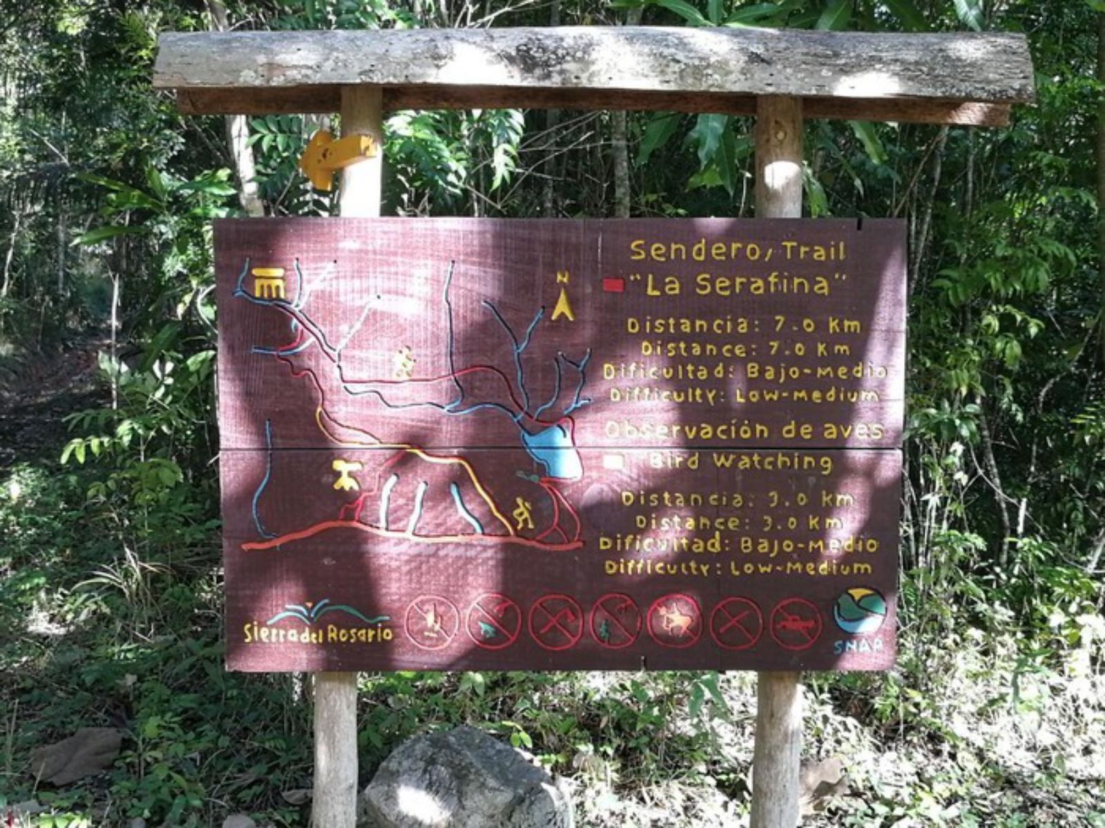 Rondreis Cuba, Las Terrazas, wandeling Sendero La Serafina, bord Sendera Trail