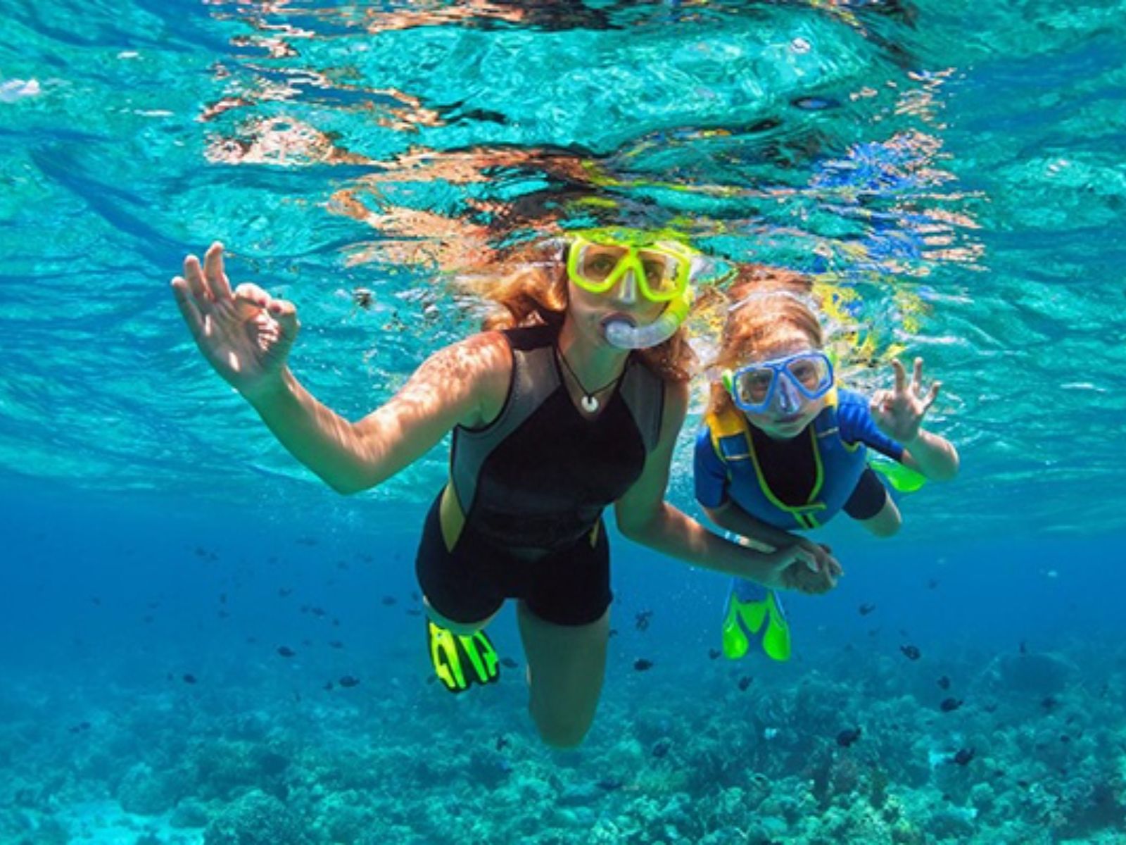 Rondreis Cuba, Playa Larga, excursie snorkelavontuur rond Playa Larga, twee snorkelaars