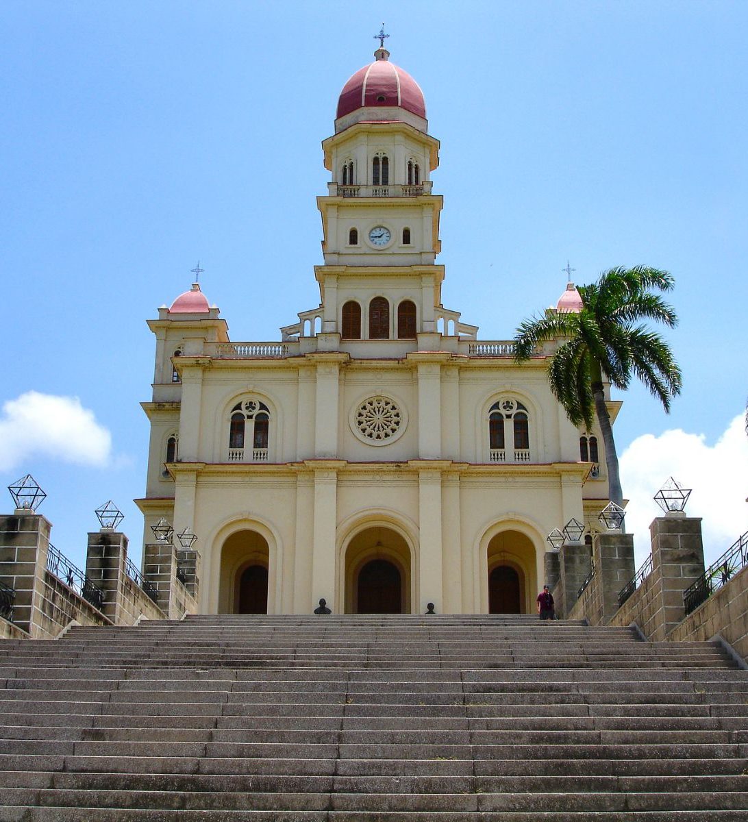 Rondreis Cuba, Santiago de Cuba, excursie Stadstour Santiago de cuba, vooraanzicht kathedraal