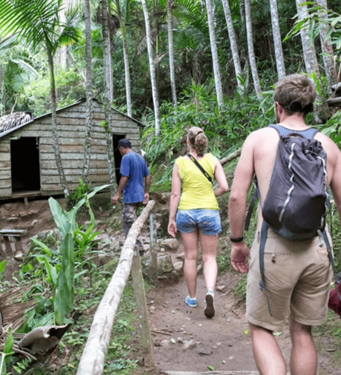Rondreis Cuba, Sierra Maestra, excursie Trektocht Comandancia de la Plata, wandelaars