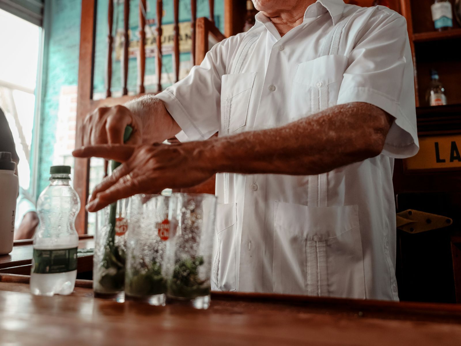 Rondreis Cuba, Viñales, Viñales rumproeverij en tapas, glazen rum