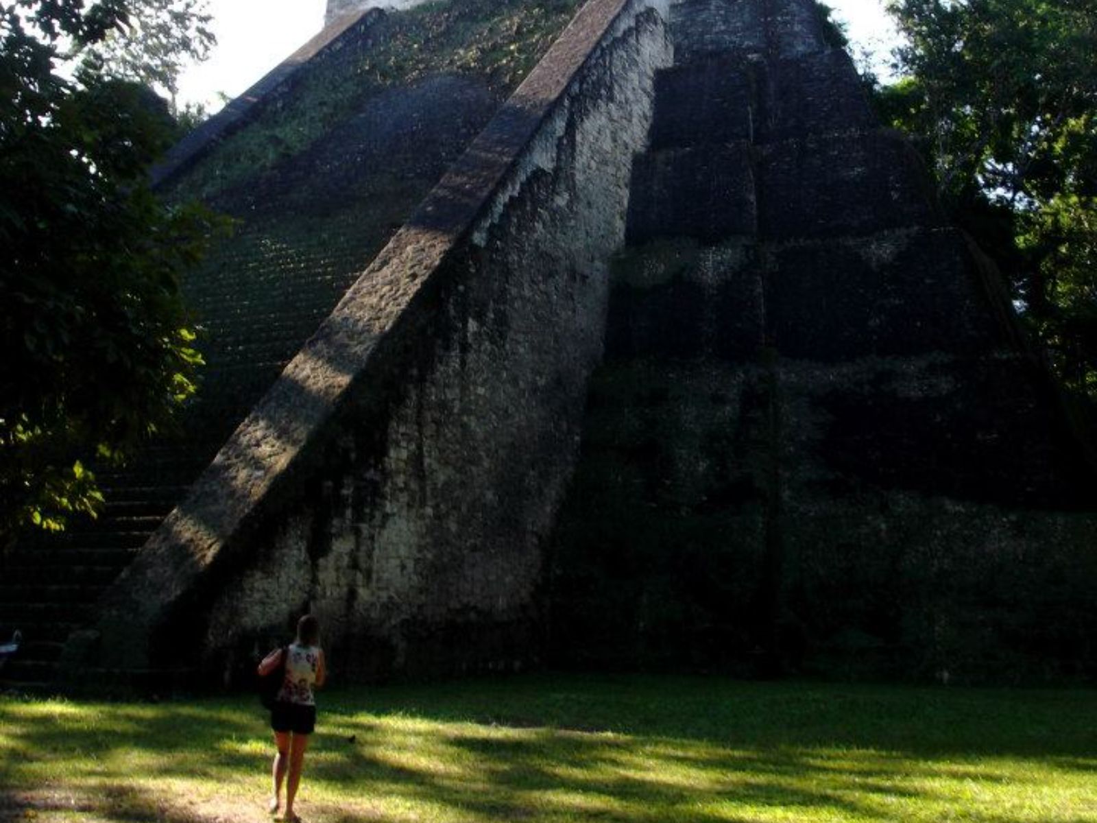 Rondreis Guatemala, Flores, excursie zonsopkomst in Tikal, Joanne ruïne