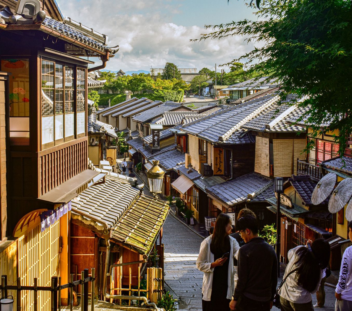 Rondreis Japan, Kyoto, excursie Wandeltour, straat met locals