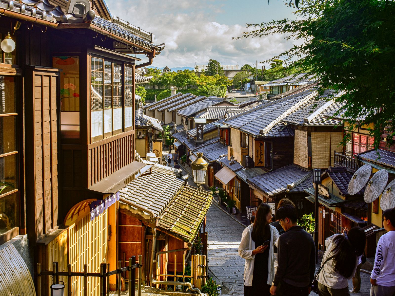 Rondreis Japan, Kyoto, excursie Wandeltour, straat met locals