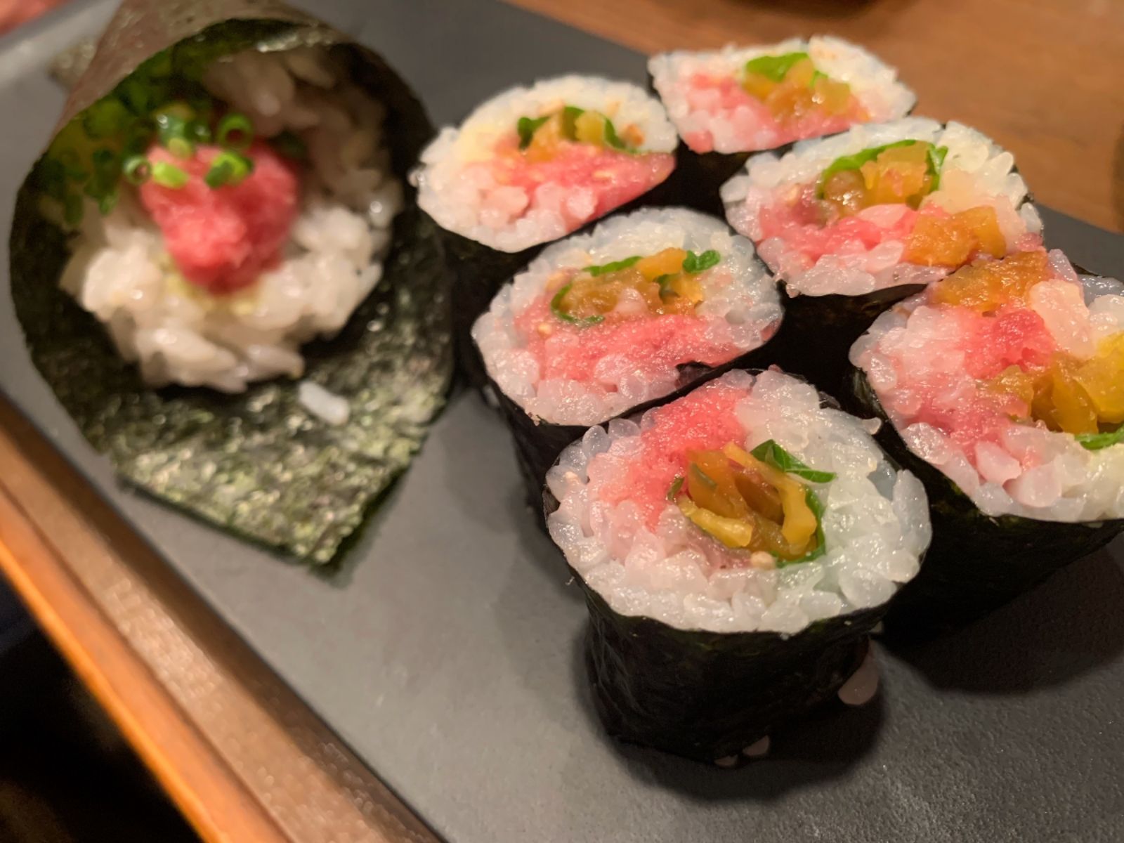 Rondreis Japan, Osaka, excursie Osaka food tour, sushi negitoro zanmai