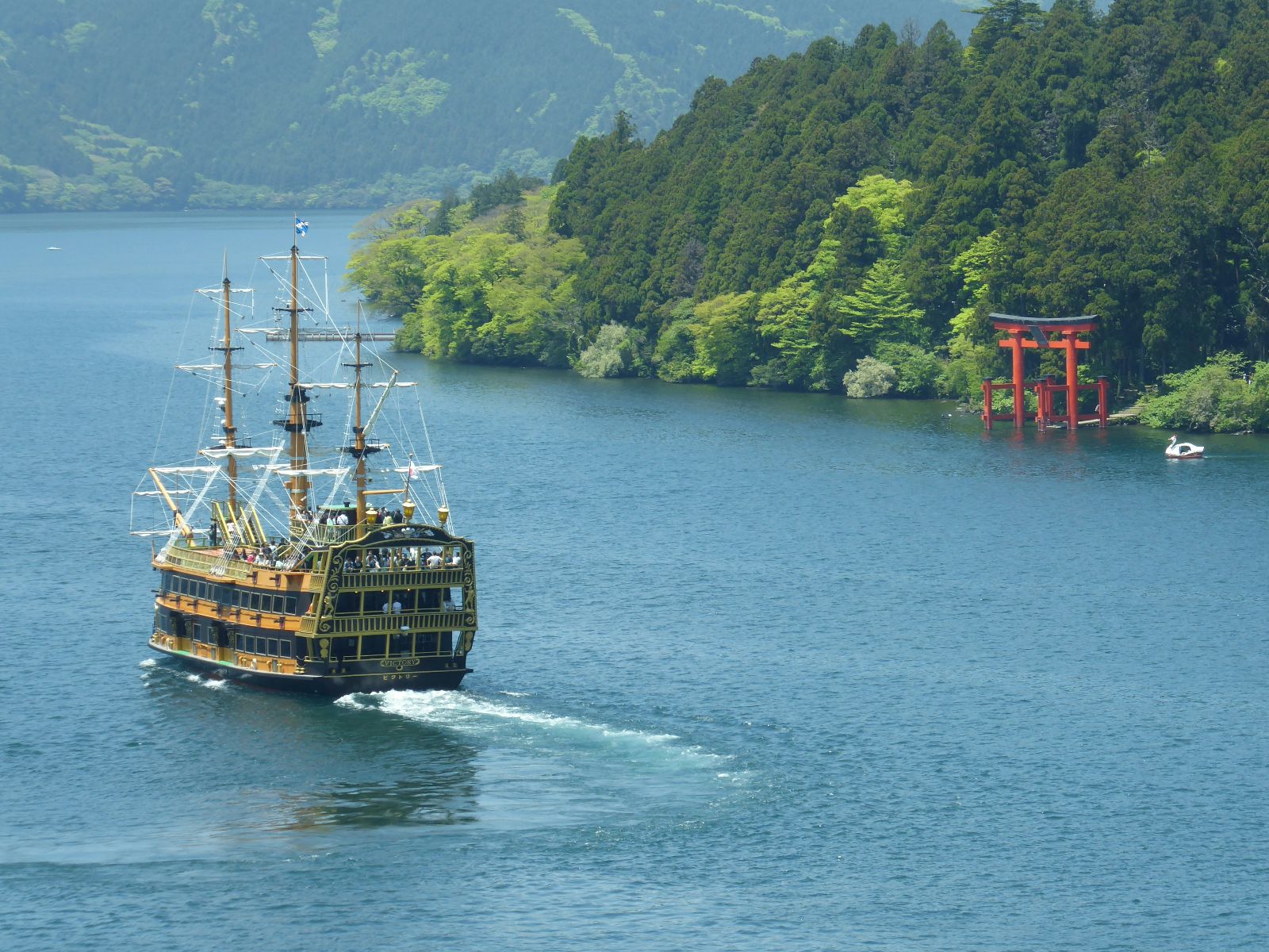 Rondreis Japan, Tokyo, excursie Dagtour Mount Fuji & Hakone, Lake Ashinoko Piratenboot