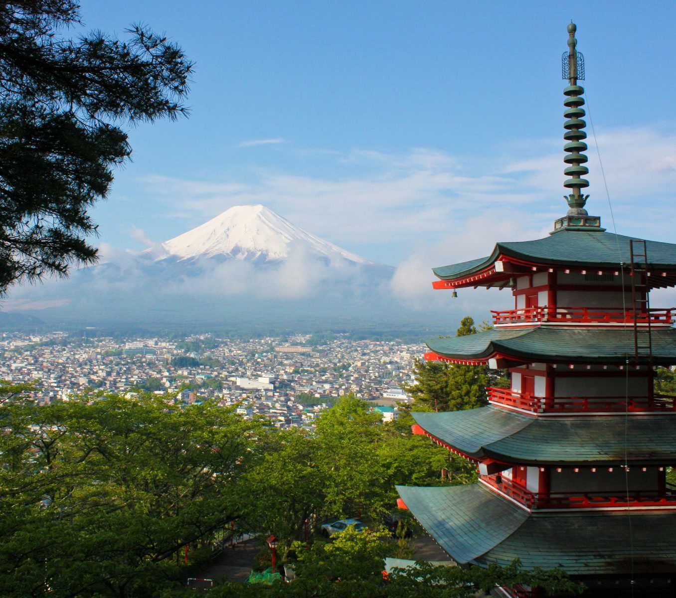 Rondreis Japan, Tokyo, excursie Dagtour Mount Fuji & Hakone, Pagoda met uitzicht op Mount Fuji