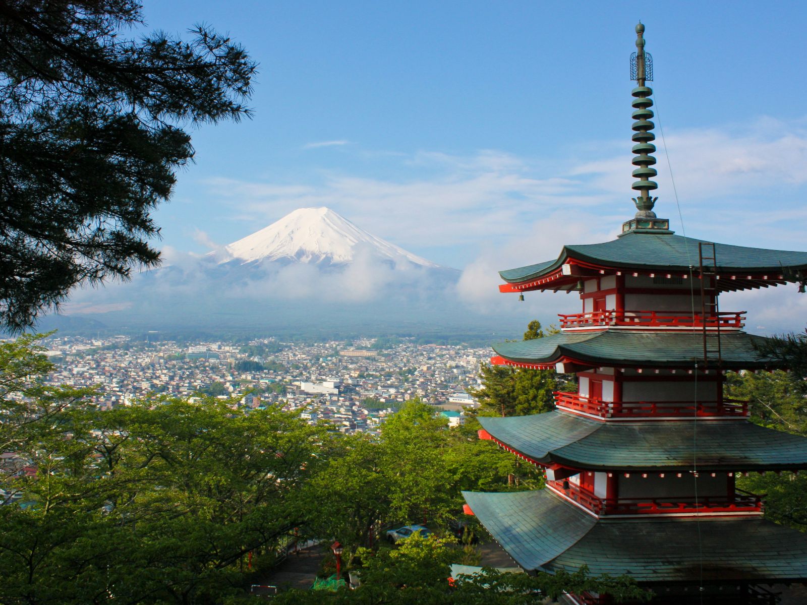 Rondreis Japan, Tokyo, excursie Dagtour Mount Fuji & Hakone, Pagoda met uitzicht op Mount Fuji