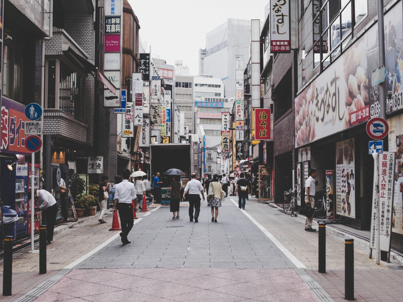 Rondreis Japan, Tokyo, excursie Tokyo wandeltour, winkelstraat