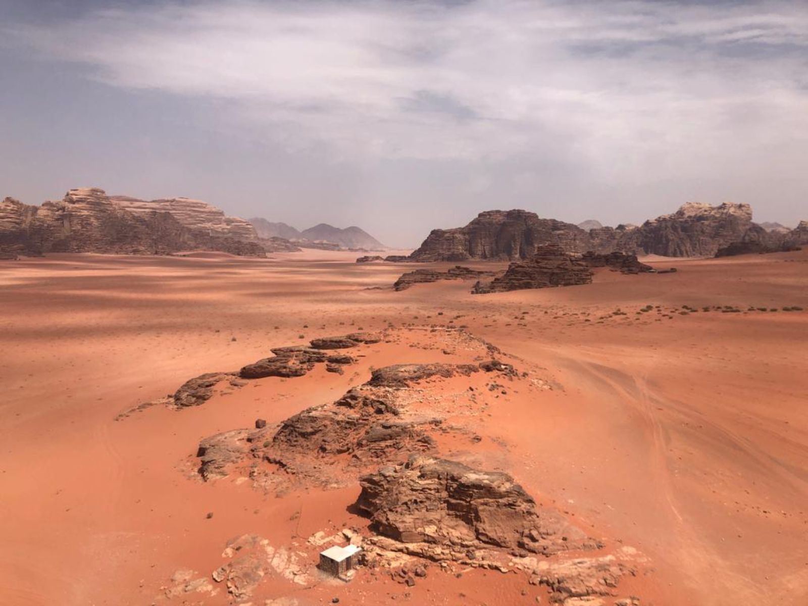 Rondreis Jordanië, Wadi Rum, excursie jeeptour Wadi Rum, woestijnlandschap