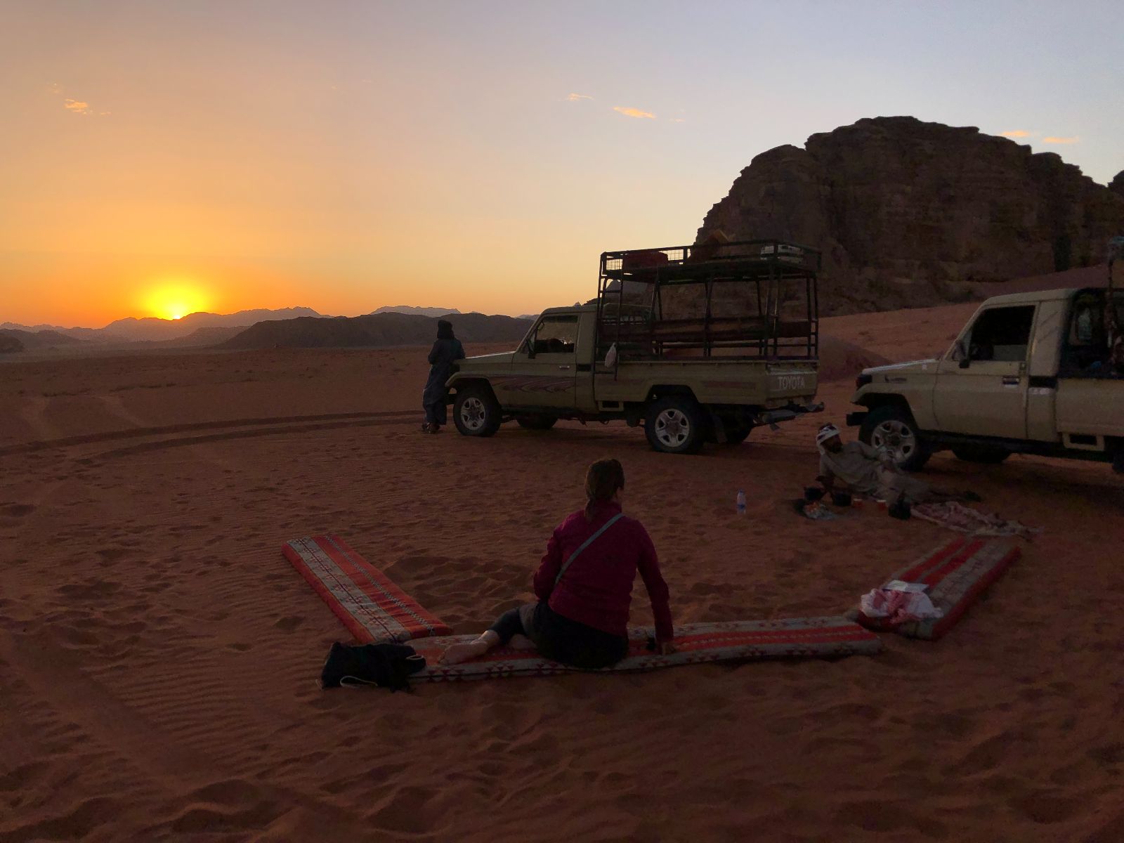 Rondreis Jordanië, Wadi Rum, excursie jeeptour Wadi Rum, zonsondergang