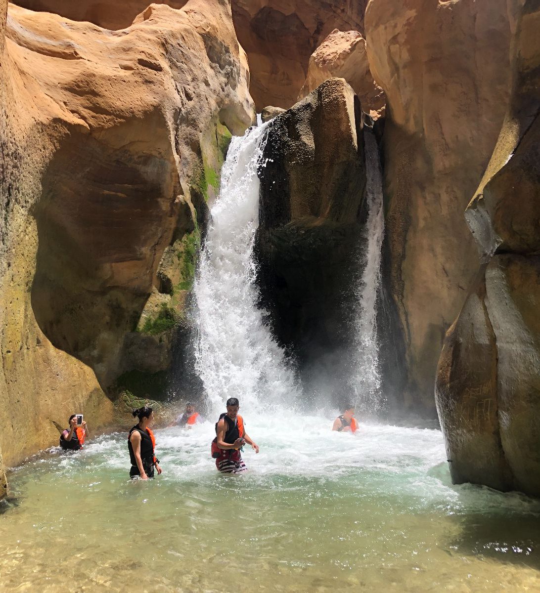 Rondreis Jordanië, Wadi al Mujib, excursie Siq Trail hike, waterval