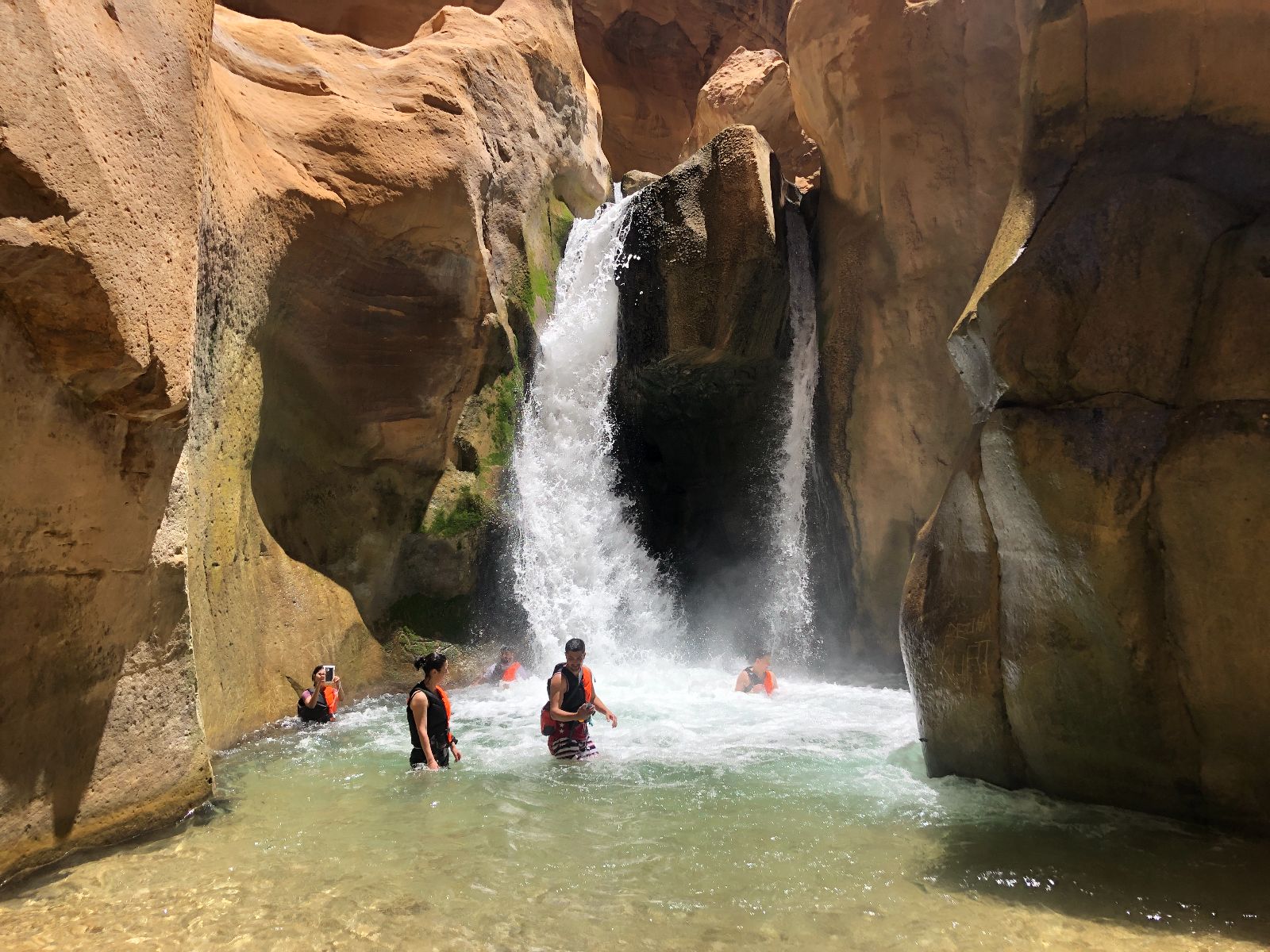 Rondreis Jordanië, Wadi al Mujib, excursie Siq Trail hike, waterval