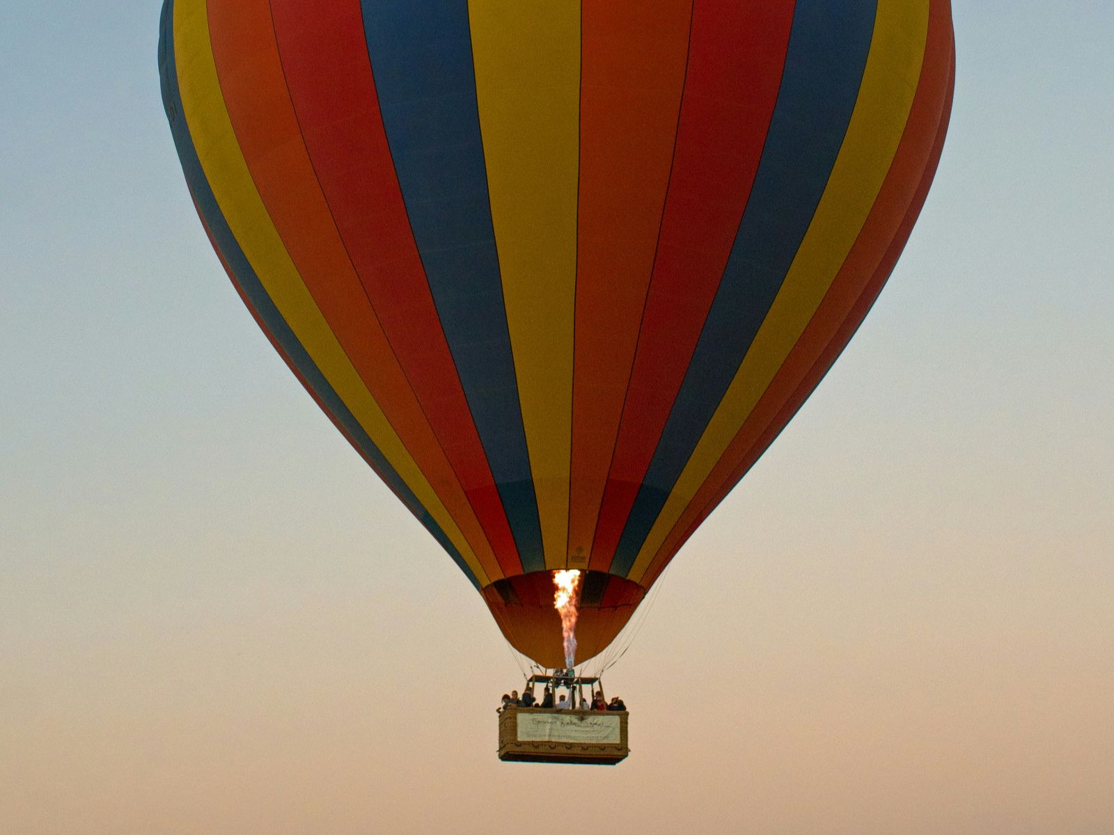 Rondreis Kenia, Masai Mara, excursie ballonvaart over Masai Mara National Reserve, luchtballon zonsopkomst