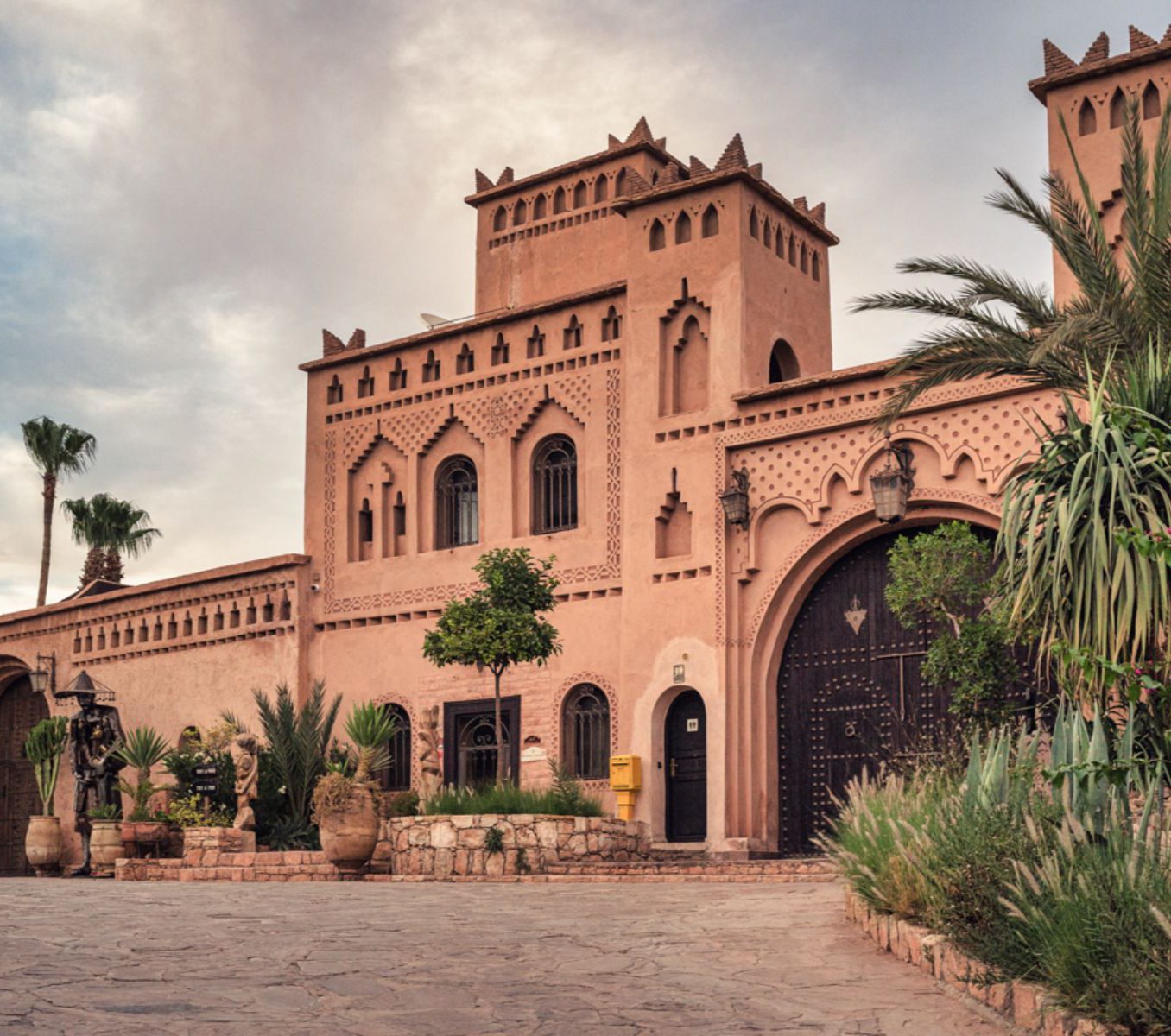 Rondreis Marokko, Aït Ben Haddou, Ksar Ighnda, buitenaanzicht hotel