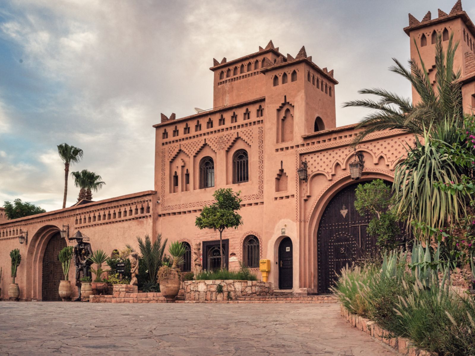 Rondreis Marokko, Aït Ben Haddou, Ksar Ighnda, buitenaanzicht hotel