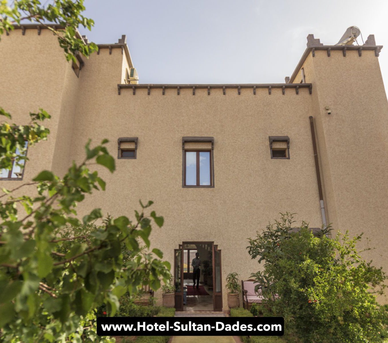Rondreis Marokko, Dadés Vallei, Ksar Sultan, voorkant van het hotel