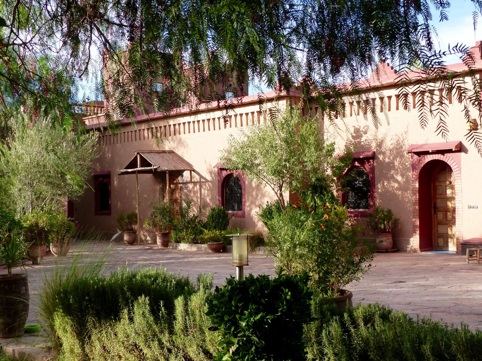 Rondreis Marokko, Dadés Vallei, La Perle du Dades, voorkant van guesthouse