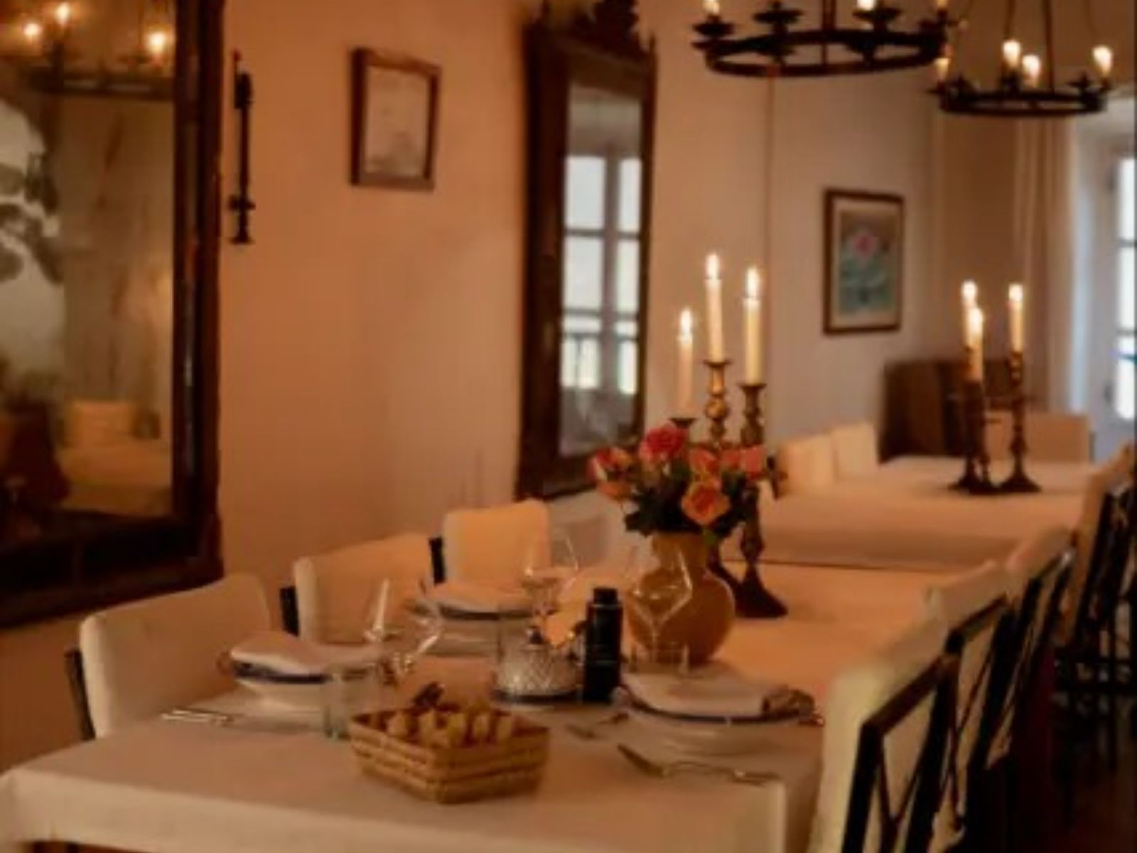 Rondreis Marokko, Essaouira,Villa Maroc, eetzaal, avonddiner