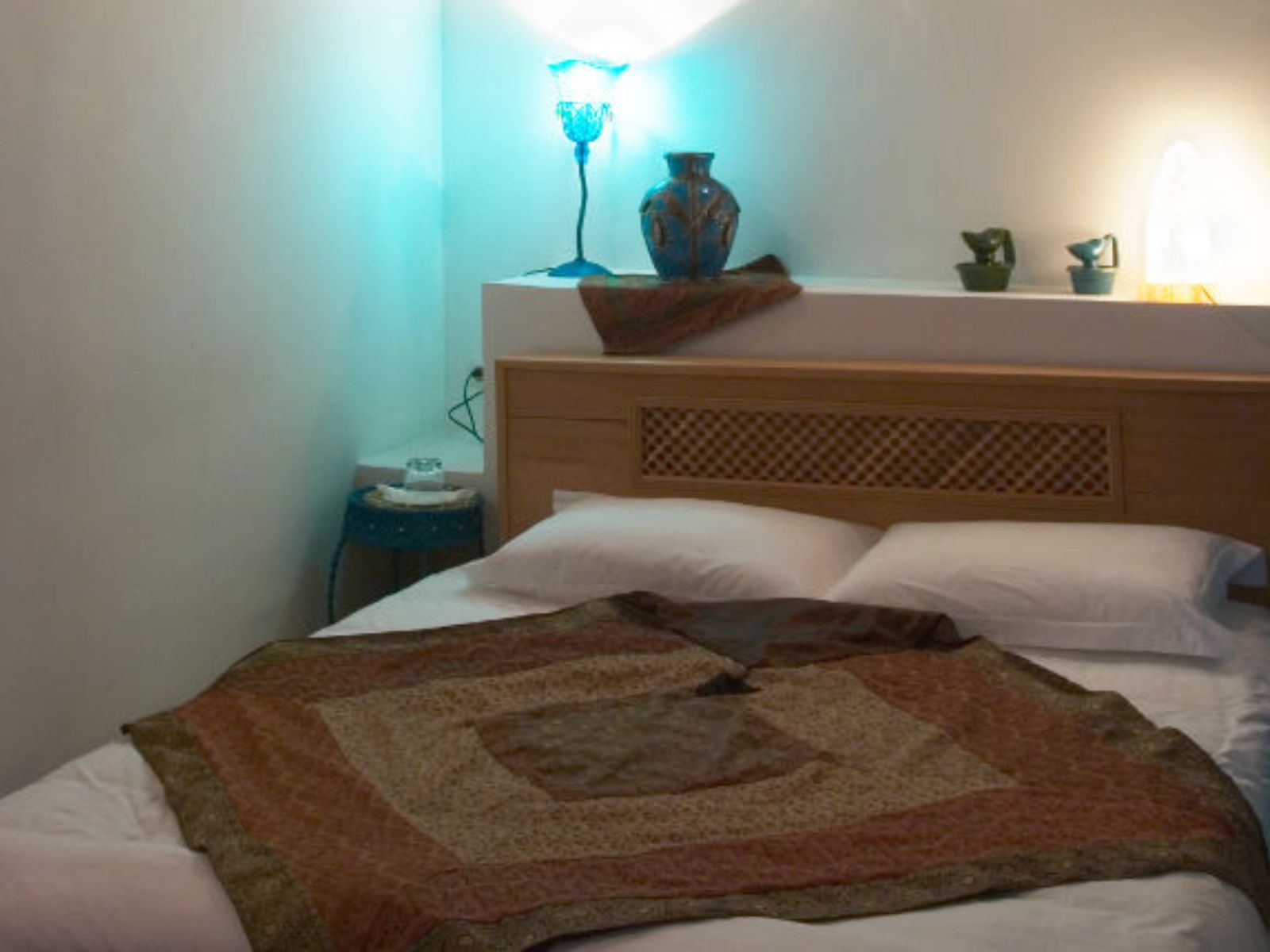 Rondreis Marokko, Fès, Riad La Clé de Fès, deluxe kamer, tweepersoonsbed