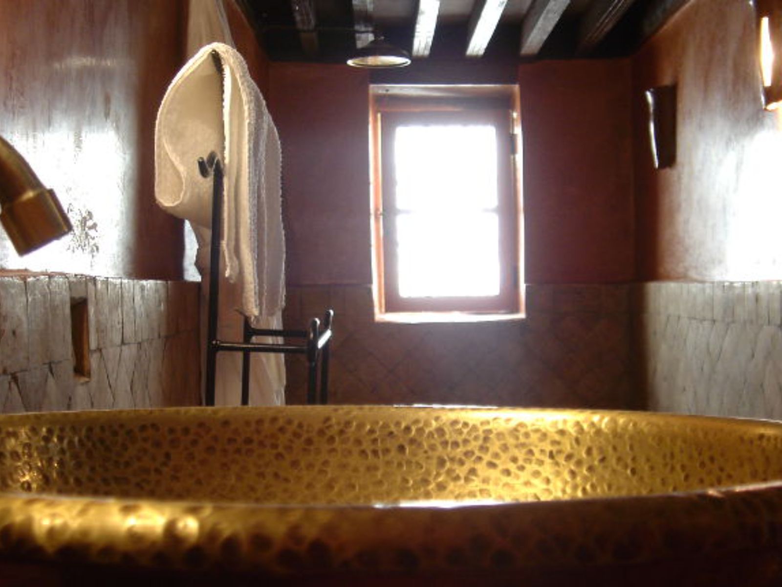 Rondreis Marokko, Fès, Riad La Clé de Fès, standaard kamer, badkamer