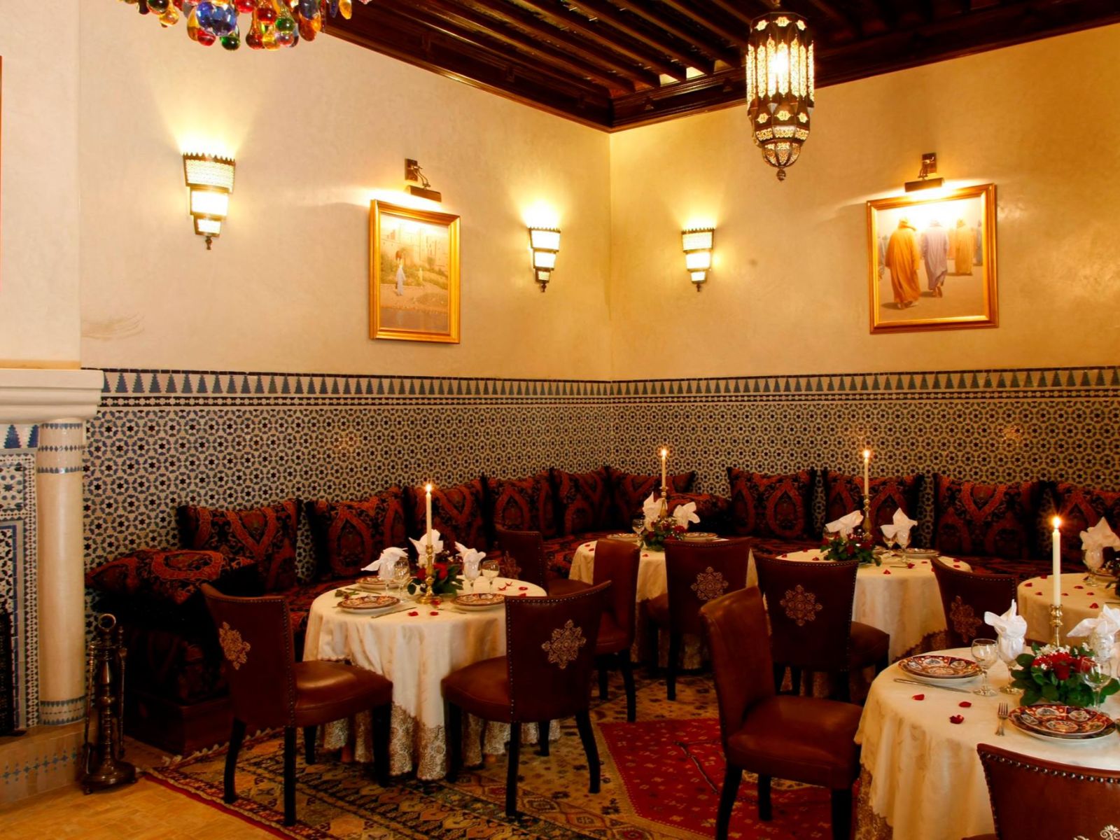Rondreis Marokko, Marrakech, Riad Kniza, eetgedeelte restaurant