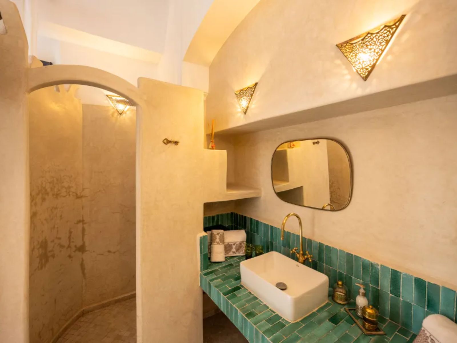 Rondreis Marokko, Marrakech, Riad Twilight, Super Room, badkamer