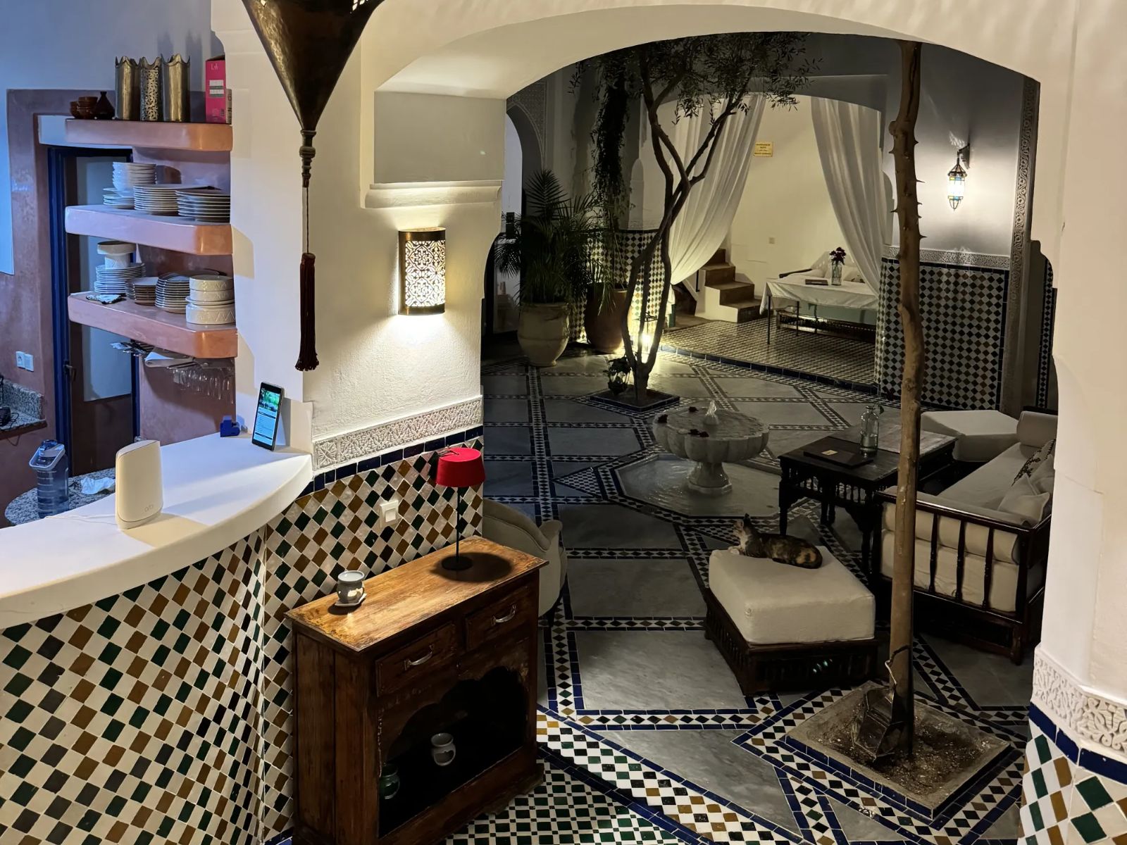 Rondreis Marokko, Marrakech, Riad Twilight, lobby overzicht