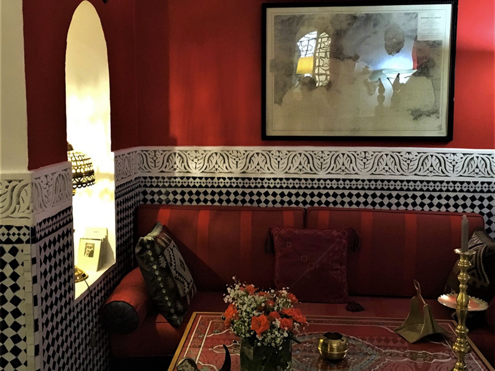 Rondreis Marokko, Tanger, Dar Sultan, restaurant diner gedekte tafel