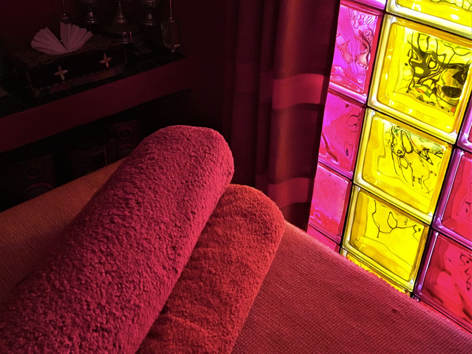 Rondreis Marokko, Tanger, Dar Sultan, spa en massage, relaxation met handdoek en ligbed