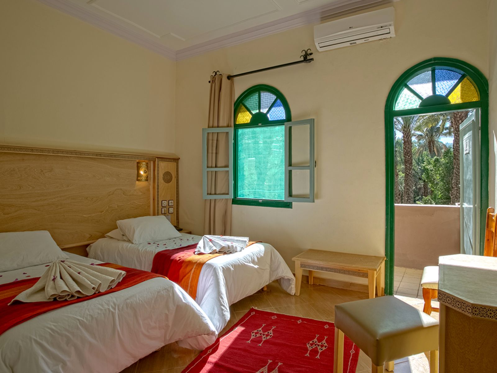 Rondreis Marokko, Zagora, Kasbah Sirocco, deluxe room twin beds
