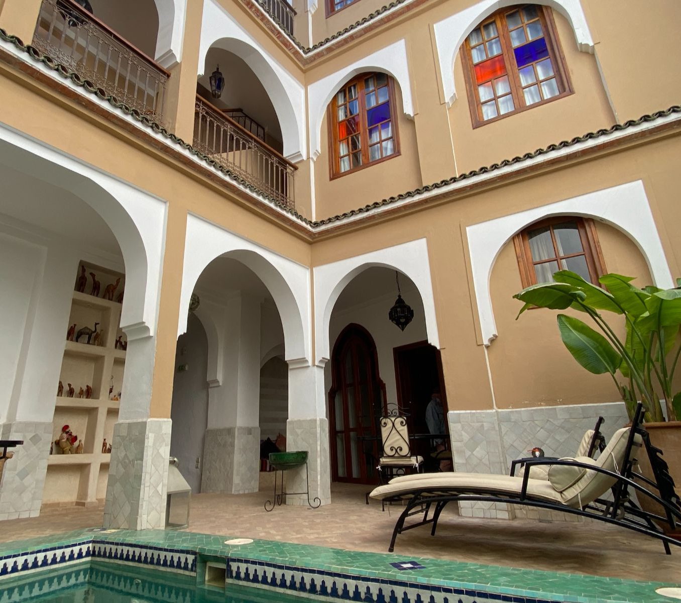Rondreis Marokko. Taroudant, Riad Tafilag, algemeen zwembad buiten