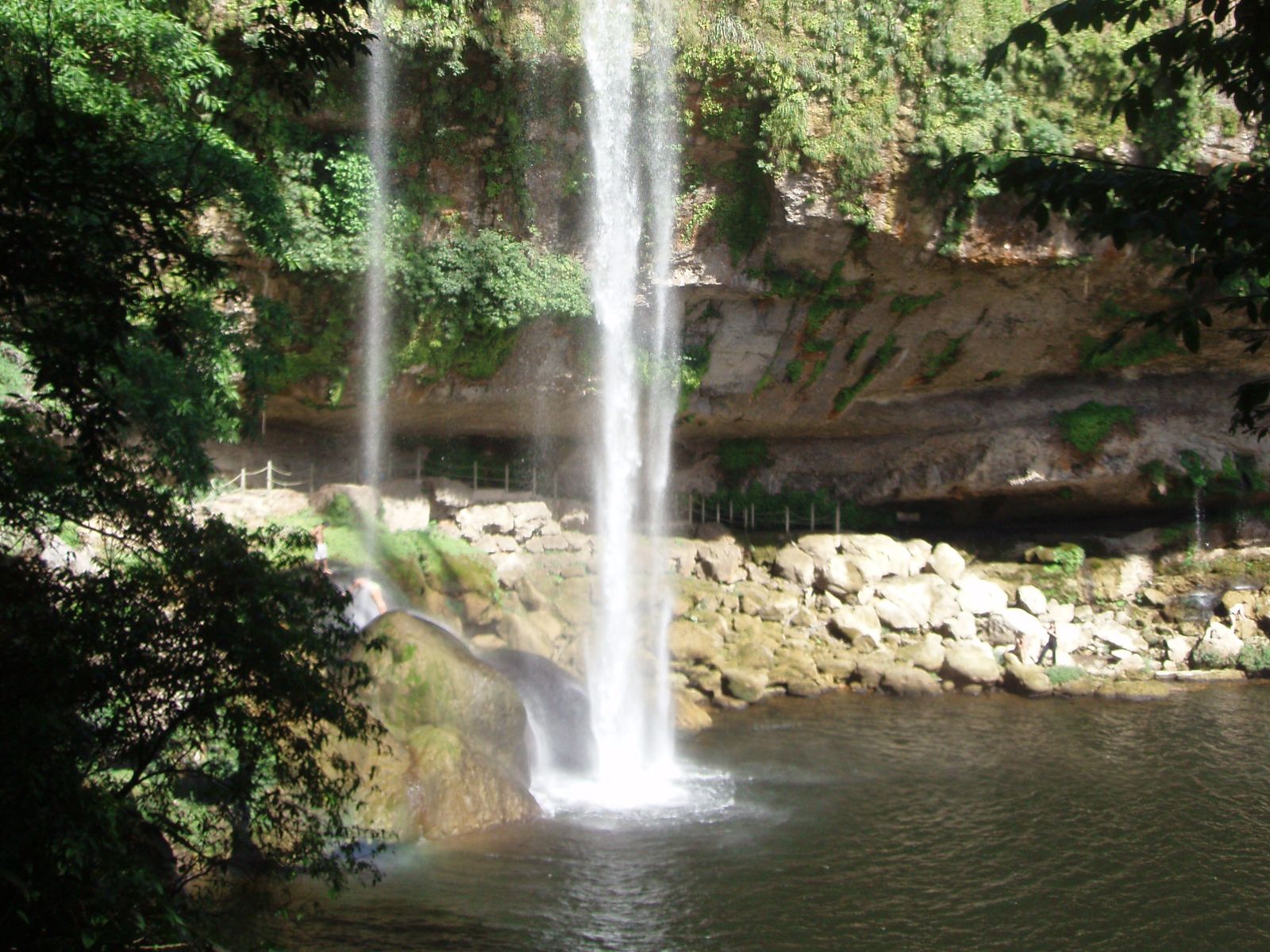 Rondreis Mexico, Palenque, Dagtocht naar Aguza Azul en Misol Ha, watervallen Misol Ha