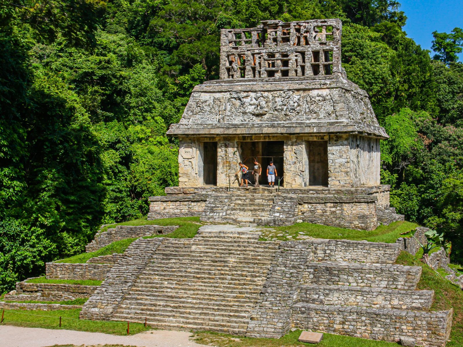Rondreis Mexico, Palenque, Palenque en de watervallen van Roberto Barrios, Palenque gebouw
