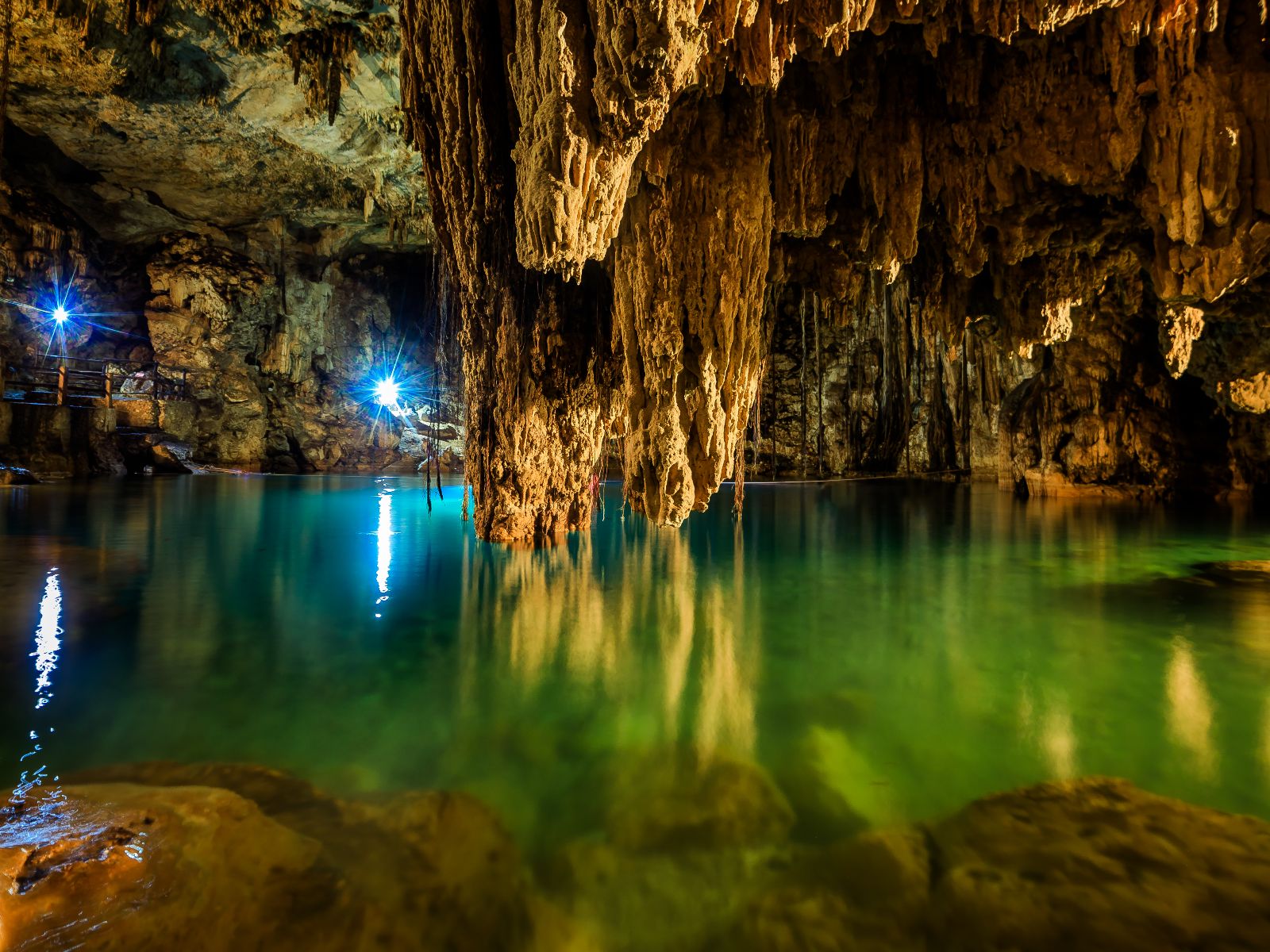 Rondreis Mexico, Valladolid, Cenote bij nacht, cenote in de nacht
